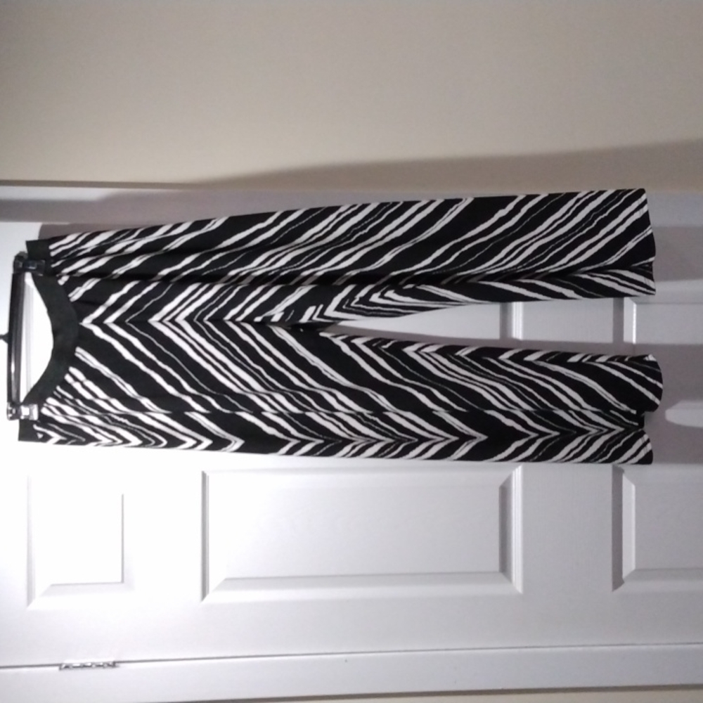 Black and white wide leg pants size 14 by Ashley Stewart.